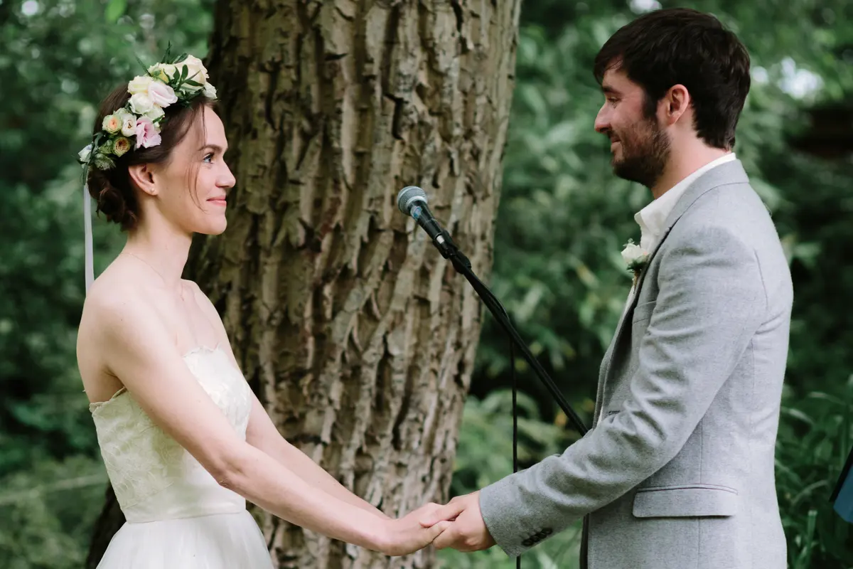 outdoor Oxfordshire wedding ceremony