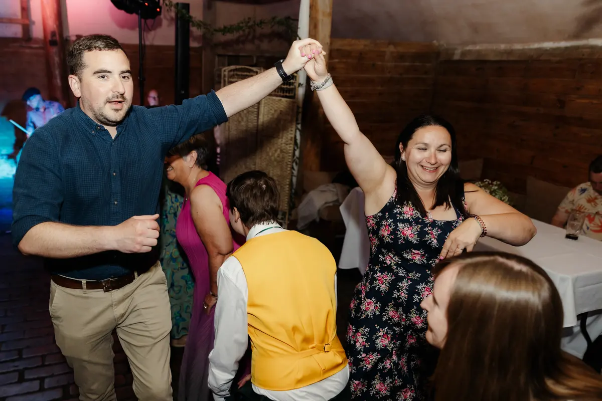 Lains Barn Wedding Party