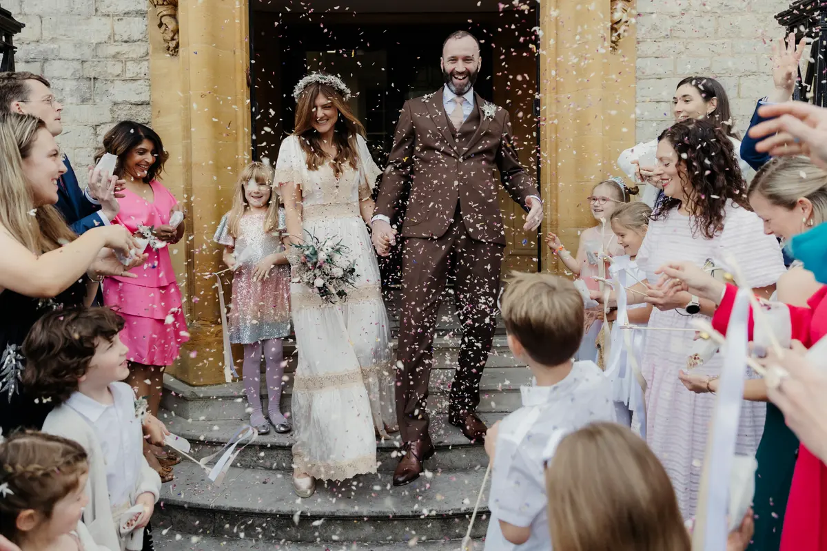 Bride and groom outside Oxford Registry Office on Tidmarsh Lane