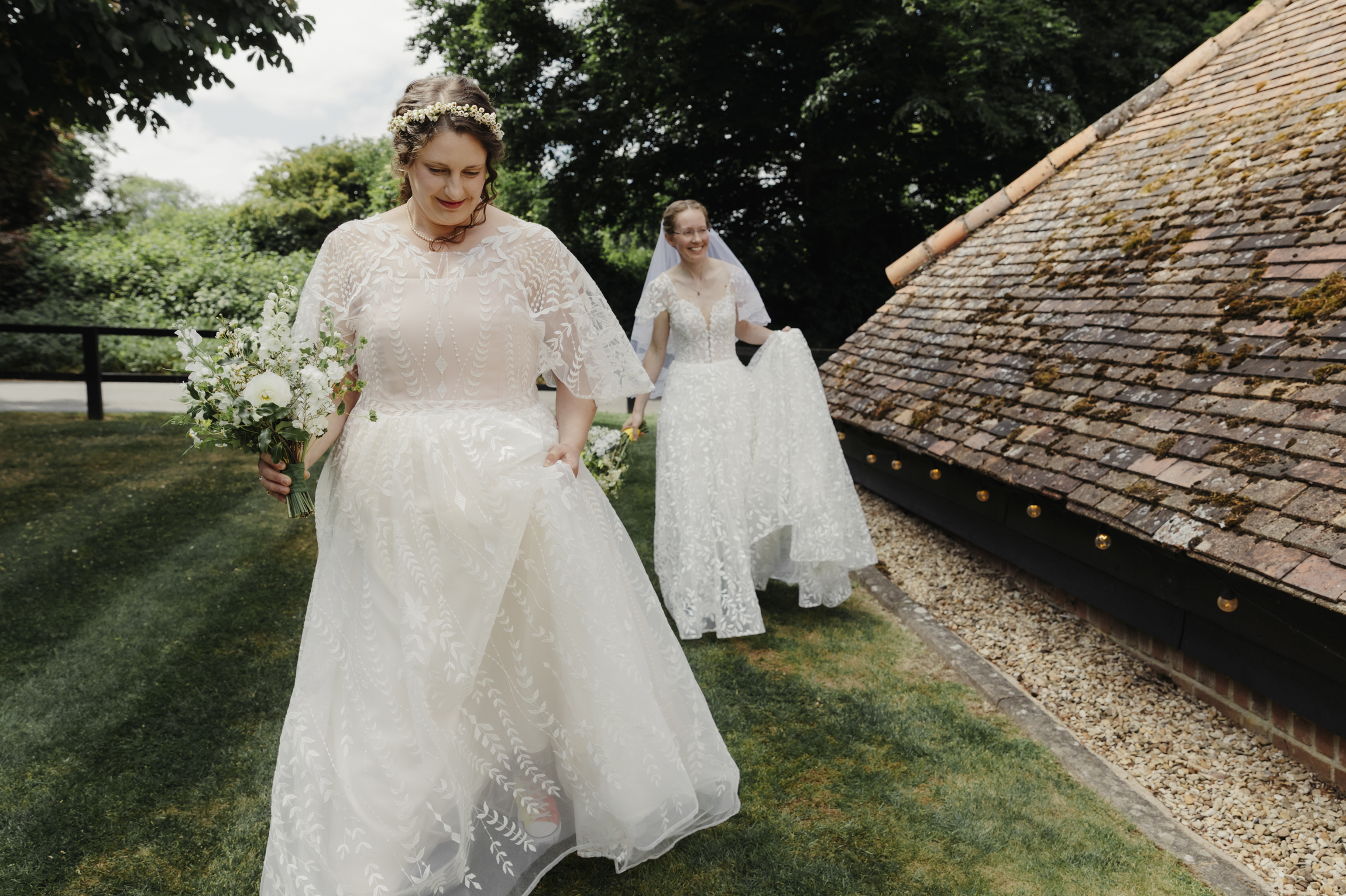 A Lains Barn Wedding in Oxfordshire