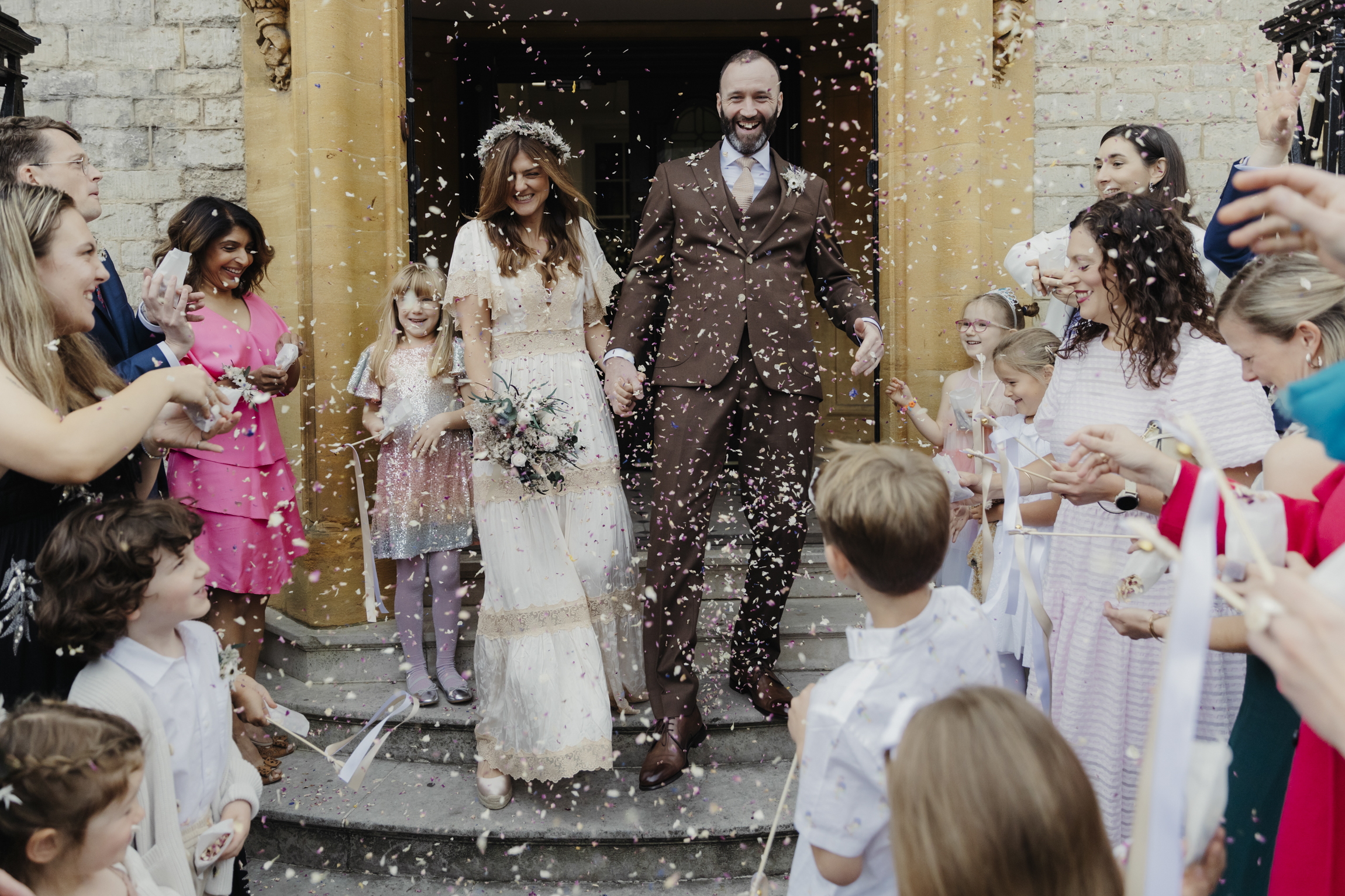 Bride and groom outside Oxford Registry Office on Tidmarsh Lane